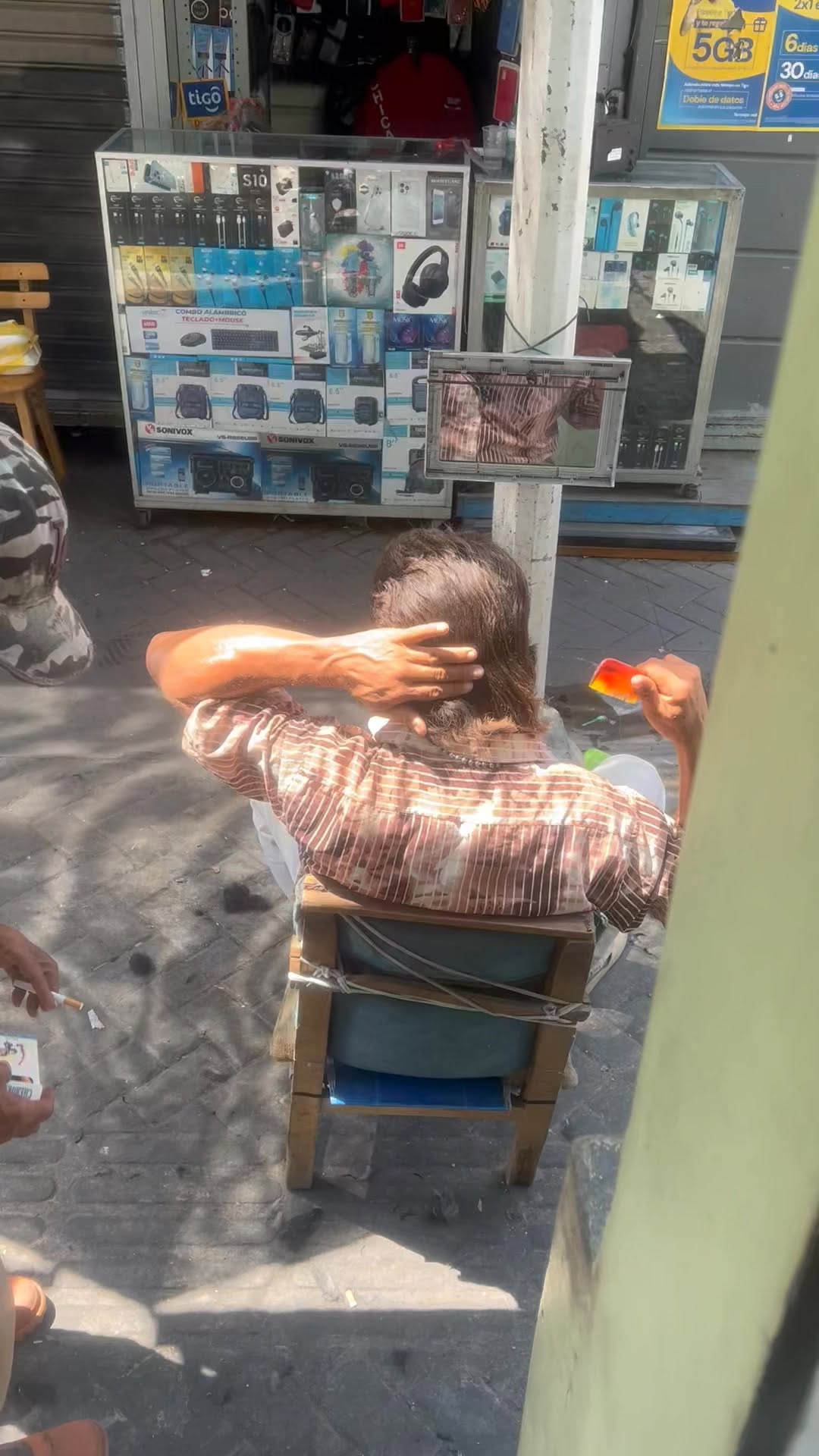 Peluquero que harías tú te sale un cliente así…