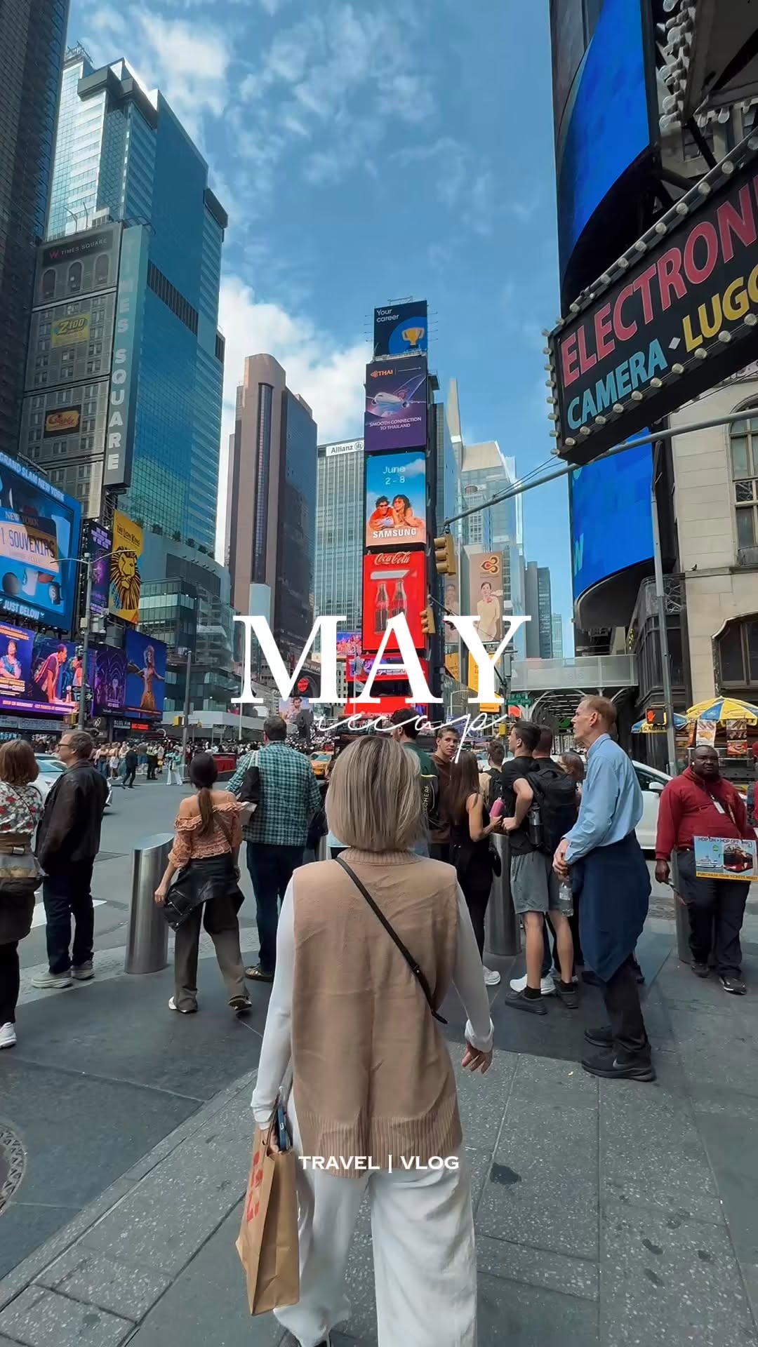 Một ngày nắng đẹp tại Time Square in Manhattan #Manhattan #timesquare #NewYork #jenbrow