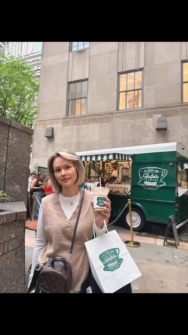 Check in Ralph’s coffee and St Patrick’s Cathedral. #manhattan #nyc #ralphcoffee