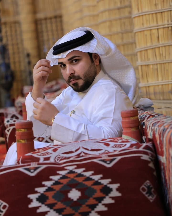 شنو رأيكم بالزي العربي حلو عليه لو لا ؟
.
.
.
.
.
#اكسبلور_explore