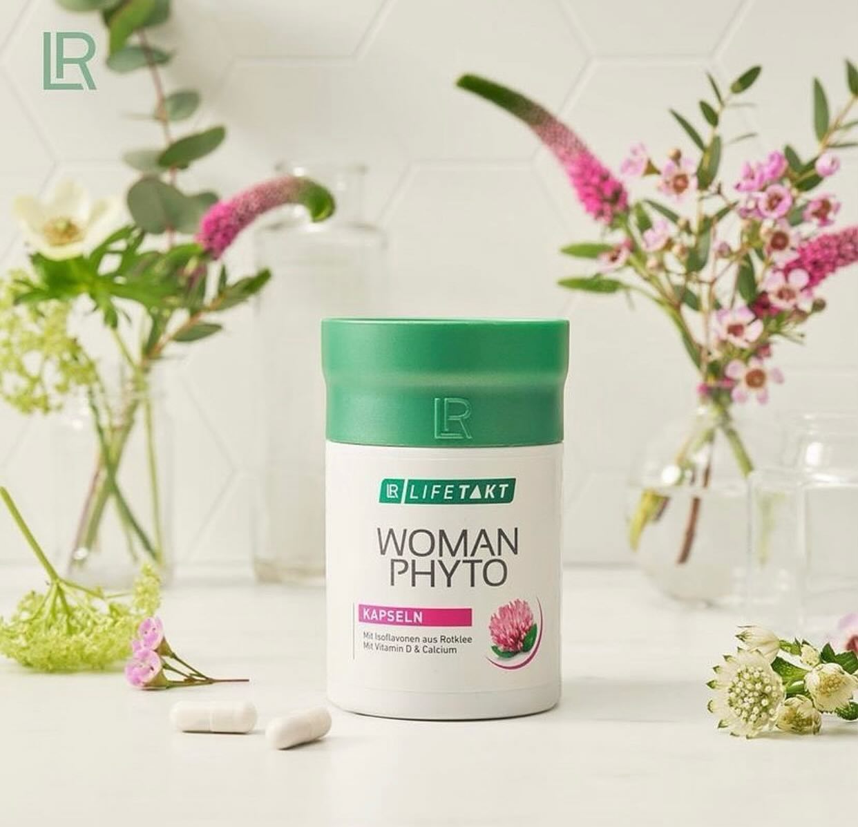 Gjatë menopauzës trupi femëror prodhon gjithnjë e më pak estrogjene për shkak të ndryshimeve hormonale. Furnizimi me kalcium, vitaminë D dhe magnez është mjaft i rëndësishëm gjatë kësaj periudhe për të mbështetur mirëmbajtjen e kockave🧘♀️🌸
Ne rekomandojmë Women Phyto Kapsula të cilat ofrojnë mbështetje gjatë kësaj faze dhe kontribuojnë në mirëmbajtjen normale të kockave 💪
#lr #lrhealthandbeauty #womenphytokapsula #morequalityforyourlife #strongwomen