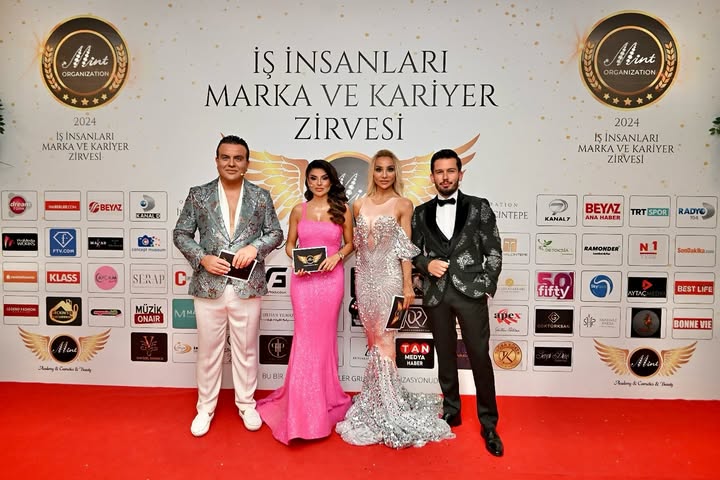 Böyle güzel bir kadronun bu kadar büyük bir organizasyonu kusursuz olarak yapması tesadüf değildir.
İşinde en iyi olanlarla çalışmış olmak ve bu kadar değerli insanlarla bir dostluk kurmak en büyük değer oldu benim için.
Çok yoruldunuz ama gemiyi hep sırtladınız . Emekleriniz için teşekkür ederim @gokaykalaycioglu @bircanbalii @sevtugofficial @ozkusilknur