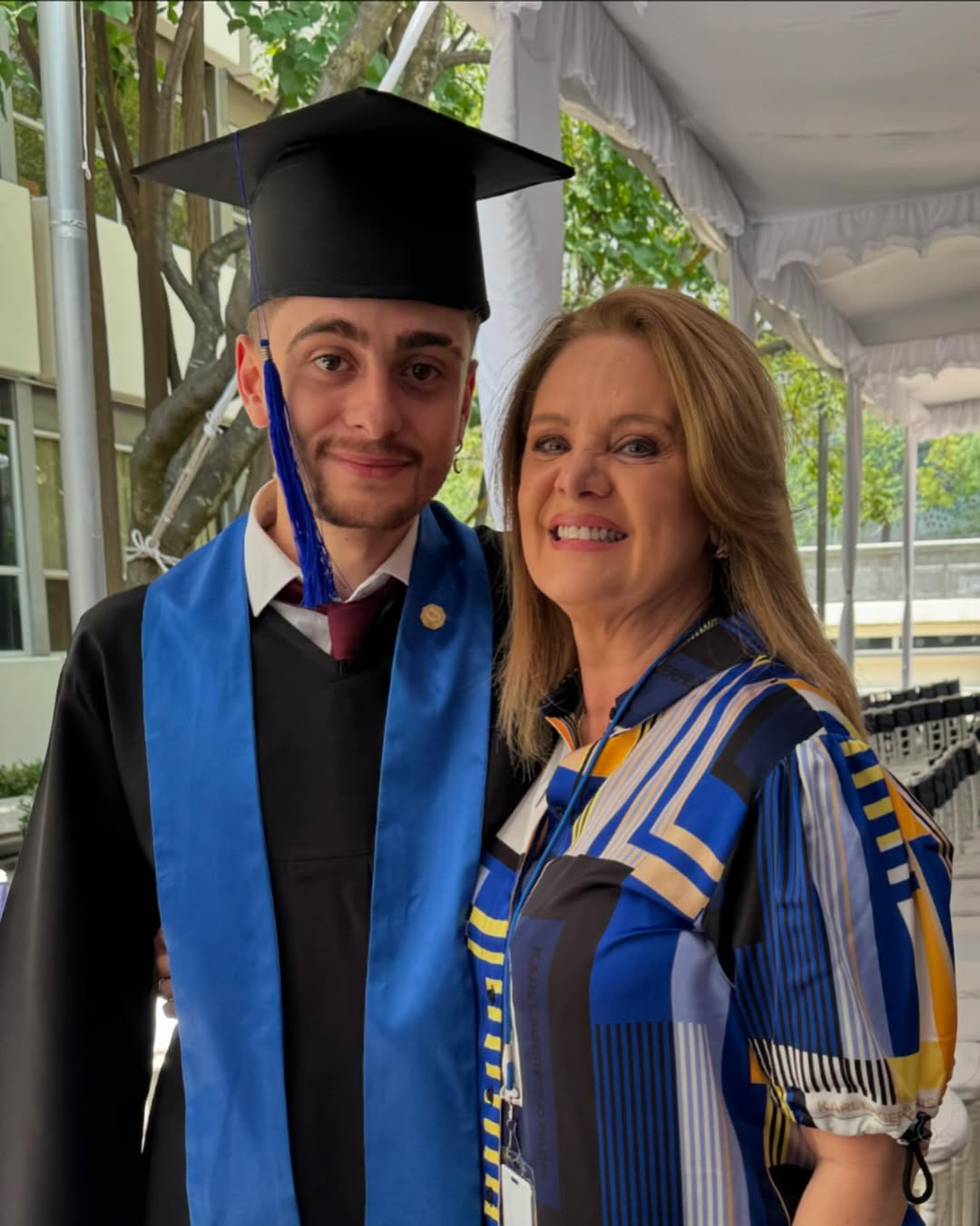 Mamá orgullosa y feliz no encuentro las palabras de la emoción que me da de verlo graduado y terminando una etapa de su vida. Todo un camino por delante. Gracias Dios por tantas bendiciones.
