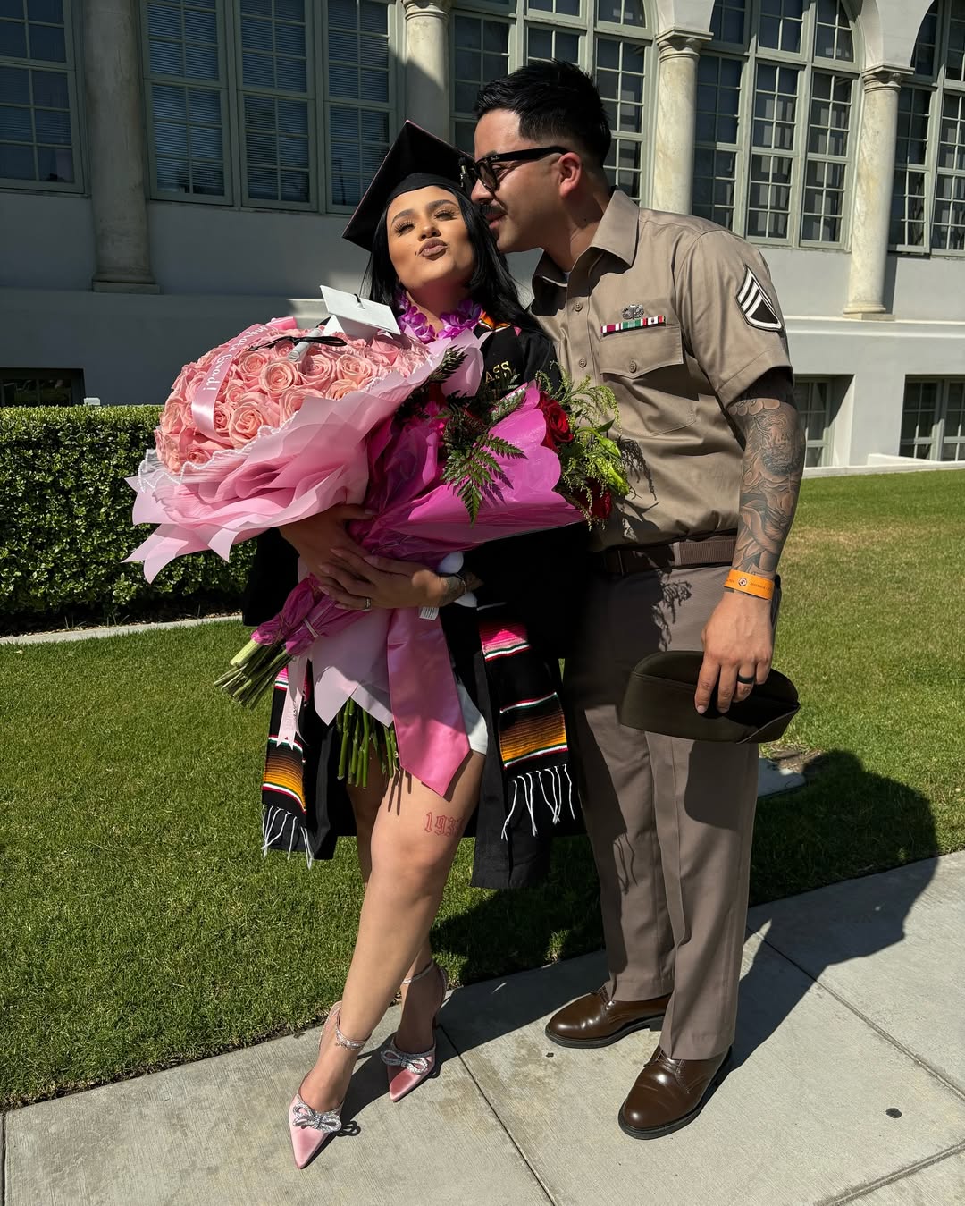 👩🏻🎓🍾🥂🎊