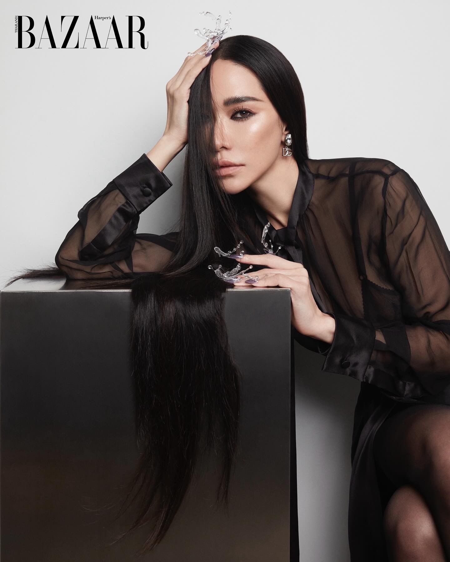 #BAZAARDigital ความสง่างามอันทรงพลังของ ‘พลอย เฌอมาลย์’ ที่พร้อมสะกดทุกสายตากับชุดโททัลลุคจาก Dolce & Gabbana คอลเลกชั่นประจำฤดูใบไม้ร่วง/ฤดูหนาว 2024 ภายใต้คอนเซ็ปต์ ‘Tuxedo’ ที่ต้องการเสนอภาพขอความสง่างามอย่างตรงไปตรงมาของผู้หญิงยุคใหม่ มีอิสระทางความคิดและการแสดงออก ผ่านการออกแบบชุดที่เรียบง่าย แต่แฝงไปด้วยเสน่ห์อันเย้ายวน
#DolceGabbana
#DGFW24
#BAZAARThailand
@dolcegabbana
@bazaarthailand