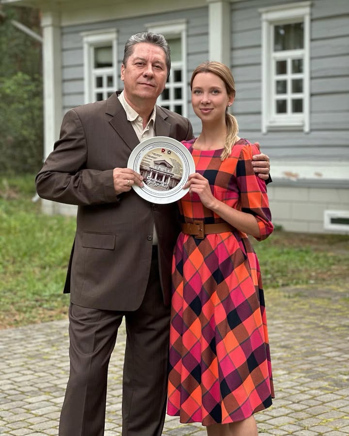 Съёмки закончились, а воспоминания греют🥰🙈
#кино#съемки#сериалы#домашний#семейныепризраки