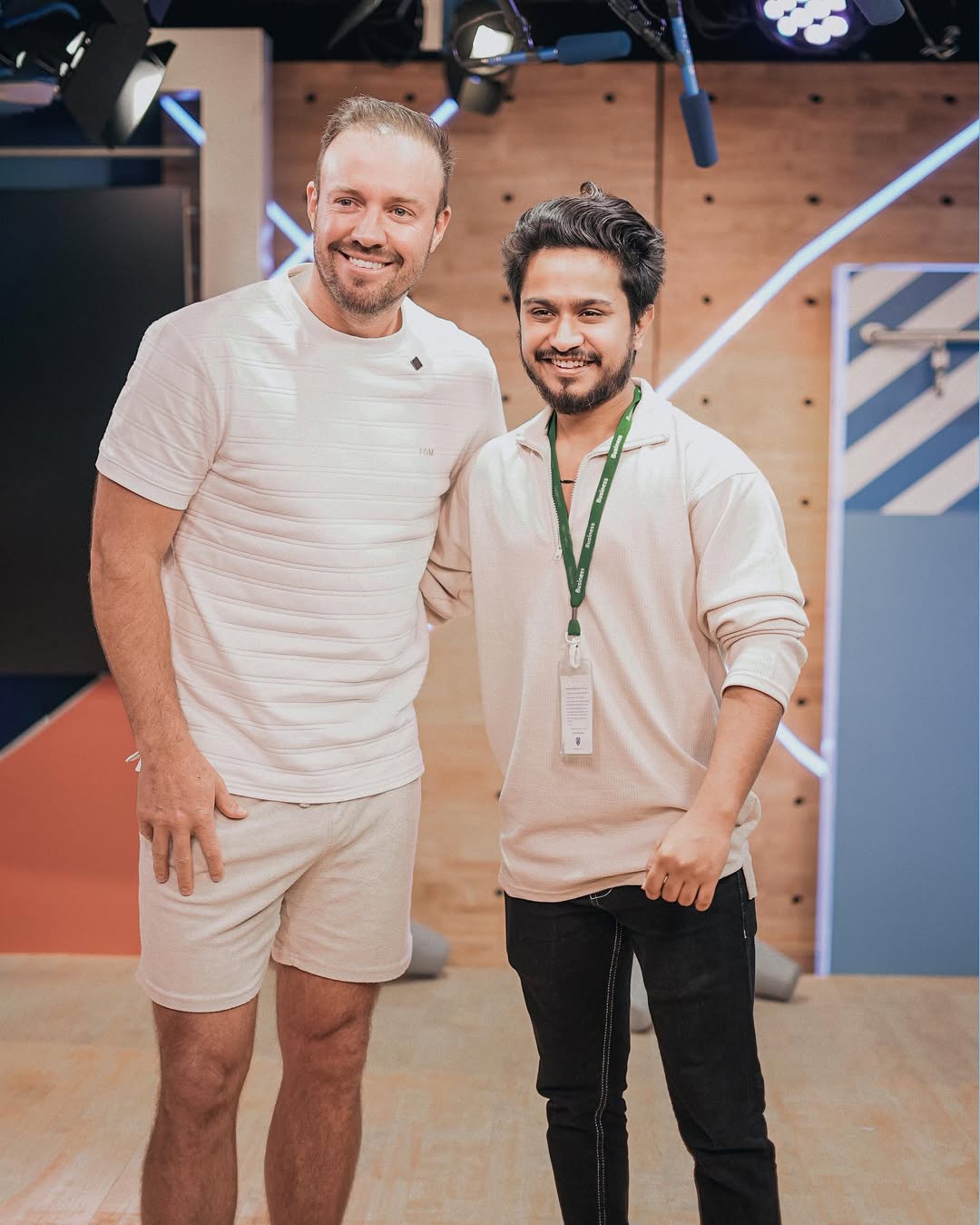 No words in this universe to describe this man,
The Legacy Of Ab Devillers, Will Live on Till Cricket Is Played..!
We love you Mr. 360° ❤️⚡️
@abdevilliers17 @metaindia @gm_talents_
#Anshpandit #abdevilliers #abd #rcb #rcbian #mr360 #cricket #17 #fan