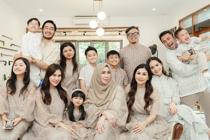 Selamat lebaran, mohon maaf lahir dan batin 😇❤️