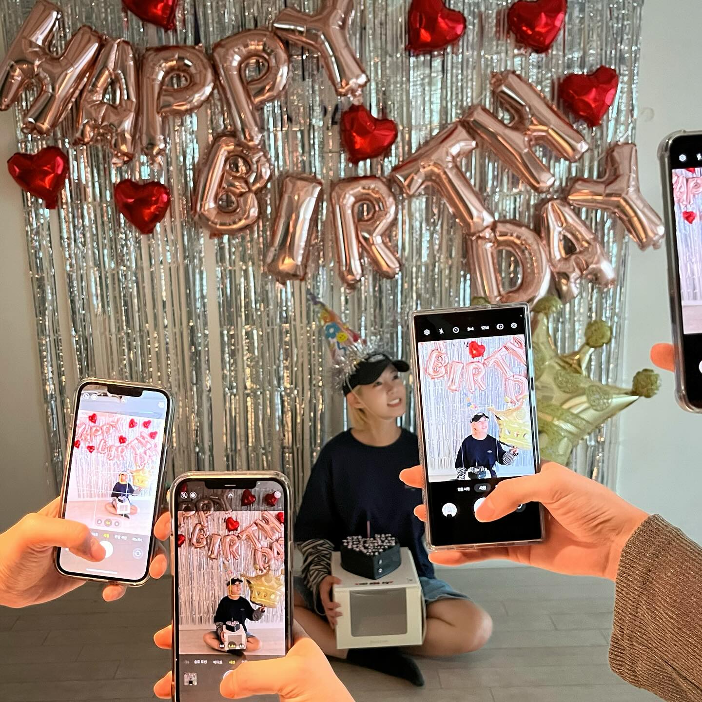 깜짝 미리 생일파티 해준 내새꾸들🫶🏻💕
생각도 못했는데 너무 고마워...🥹
너희를 만난게 더 행운이야🍀