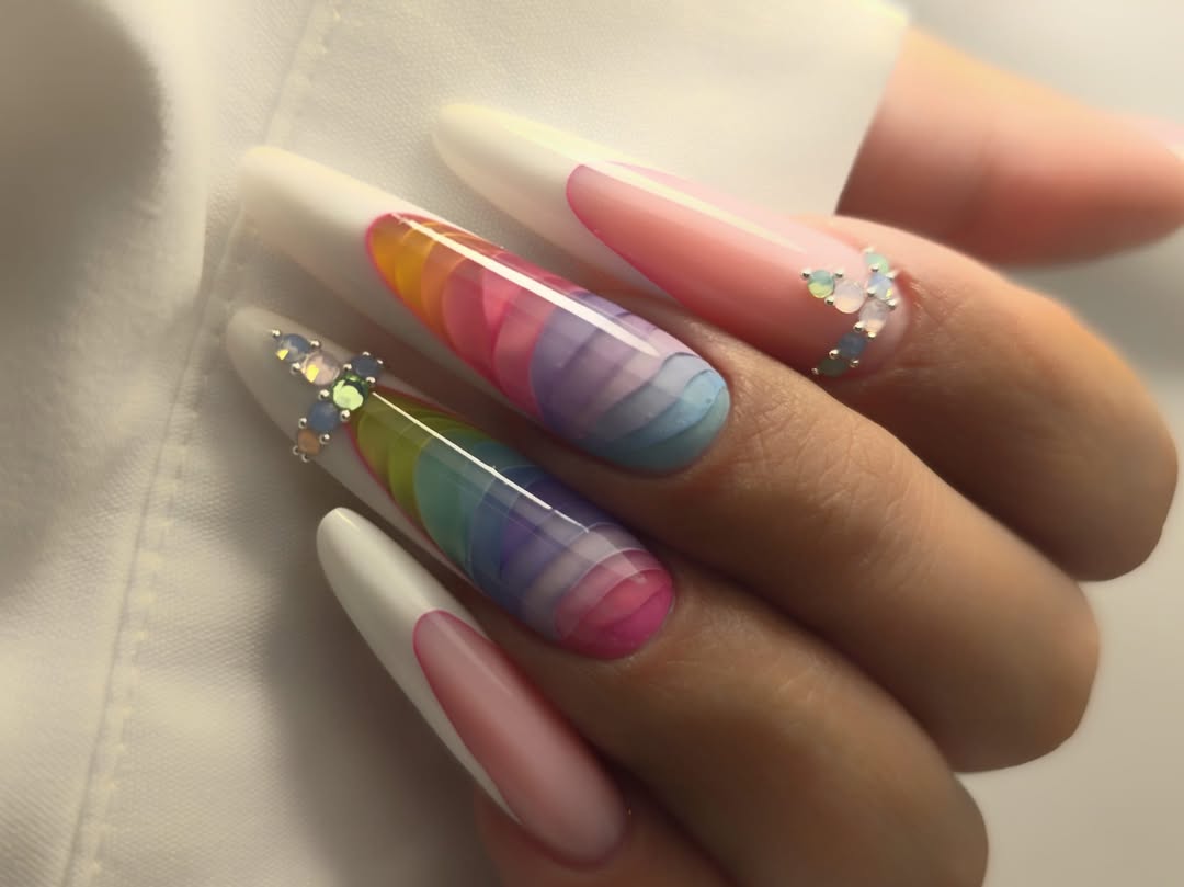 Valuri 3D 🍭🍭🍭
#migdalamoderna #UK #unghiigel #gelnailsdesign #cursurilondra