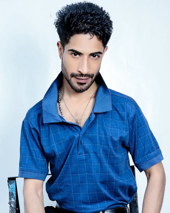 Summer Outfitters
Mairaj Ahmed