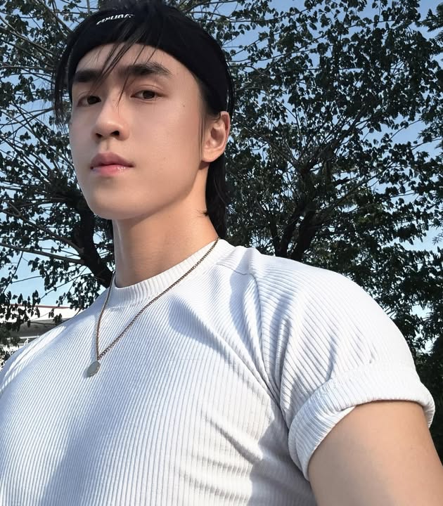 Sáng anh bán bánh bò, tối thương nhìu em nò 😘