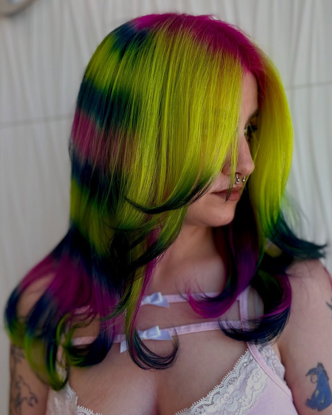ACID 🦠 @preparedtodye (she/her) is the artist #PulpRiot is the paint
🧪 Formula Breakdown:
- Yellow: Lemon + Acid Spill
- Pink: Cupid
- Black: Noir
#PulpRiotIsThePaint #PulpRiot #PulpRiotHair #PulpRiotColor #BrightHair #VividHair #HairInspo #HairArt #AltHair #AlternativeHair #AlwaysPulpRiot #Green #GreenHair #NeonGreen #PurpleHair #Purple #HairPrism #Prism