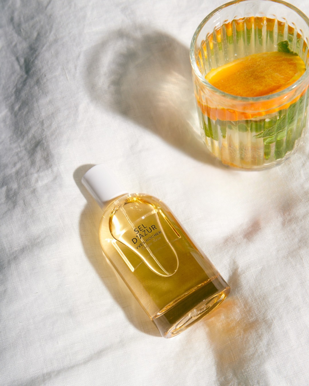 Rencontrons le nouveau jour avec des parfums d'été 🌊 et pétillants 🫶🏻 🐚✨
🌸 Des senteurs les plus fraîches aux plus sensuelles, sans oublier les plus florales. Des jus frais, fruités, floraux, ou plutôt boisés, orientaux ou épicés, il y en a pour tous les goûts.
Disponibles en magasins et sur notre site internet.
#YvesRocher #YvesRocherMaroc #Frangrance #PleinesNature #SummerFragrance #SummerDays #ActBeautiful
لنستقبل يوم جديد مع عطور الصيف 🌊المليئة بالحيوية 🫶🏻 🐚✨
🌸 من الروائح الأكثر انتعاشًا إلى الروائح الزهرية. منعشة وجميلة.
جميع العطور متوفرة في المتاجر وعلى موقعنا الإلكتروني.