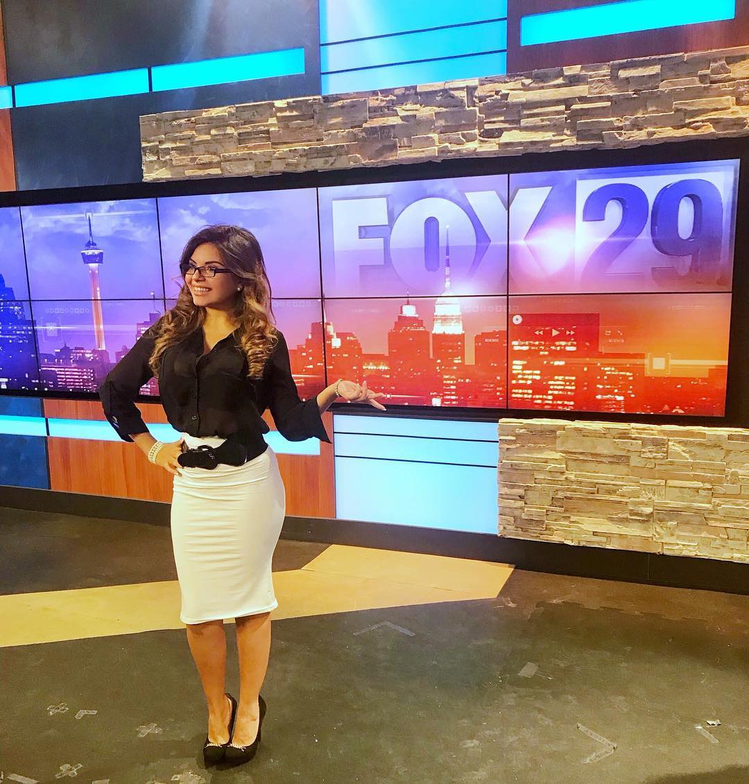 A NEW DAY!
Be open enough to see opportunities. Wise enough to be grateful.Be courageous enoughz to be happy!!
...
Fun commercial add today, Thank you for the opportunity once again 🎥🙏🏾 📣 Shout out to George Gover III for my new hair!i felt fabulous!;)