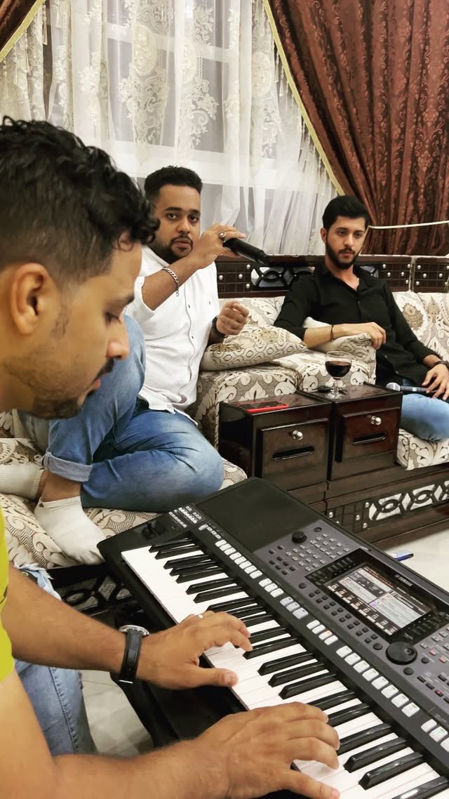 يا وحيدي بالشعور يـا حبيبي لحالي♥️.
..
..
..
..
#المكلا #جدة#السعودية #موسم_جدة #عدن#رحمة_رياض #الكوكب #عراقي