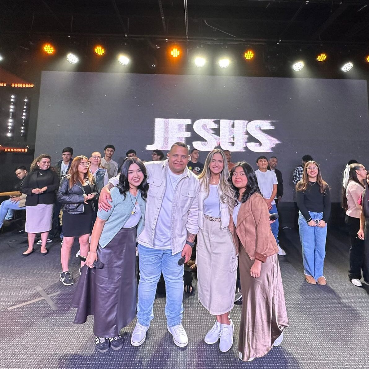 Trabajamos x Un Sueño x Una Meta x Un Mensaje!
Llevar El Evangelio por todo el Mundo. 🌎 ✝️
.
.
.
#santocitymusic #luzentinieblas #carlagomez #genesisreyes #paolaixcoy #musicacristiana