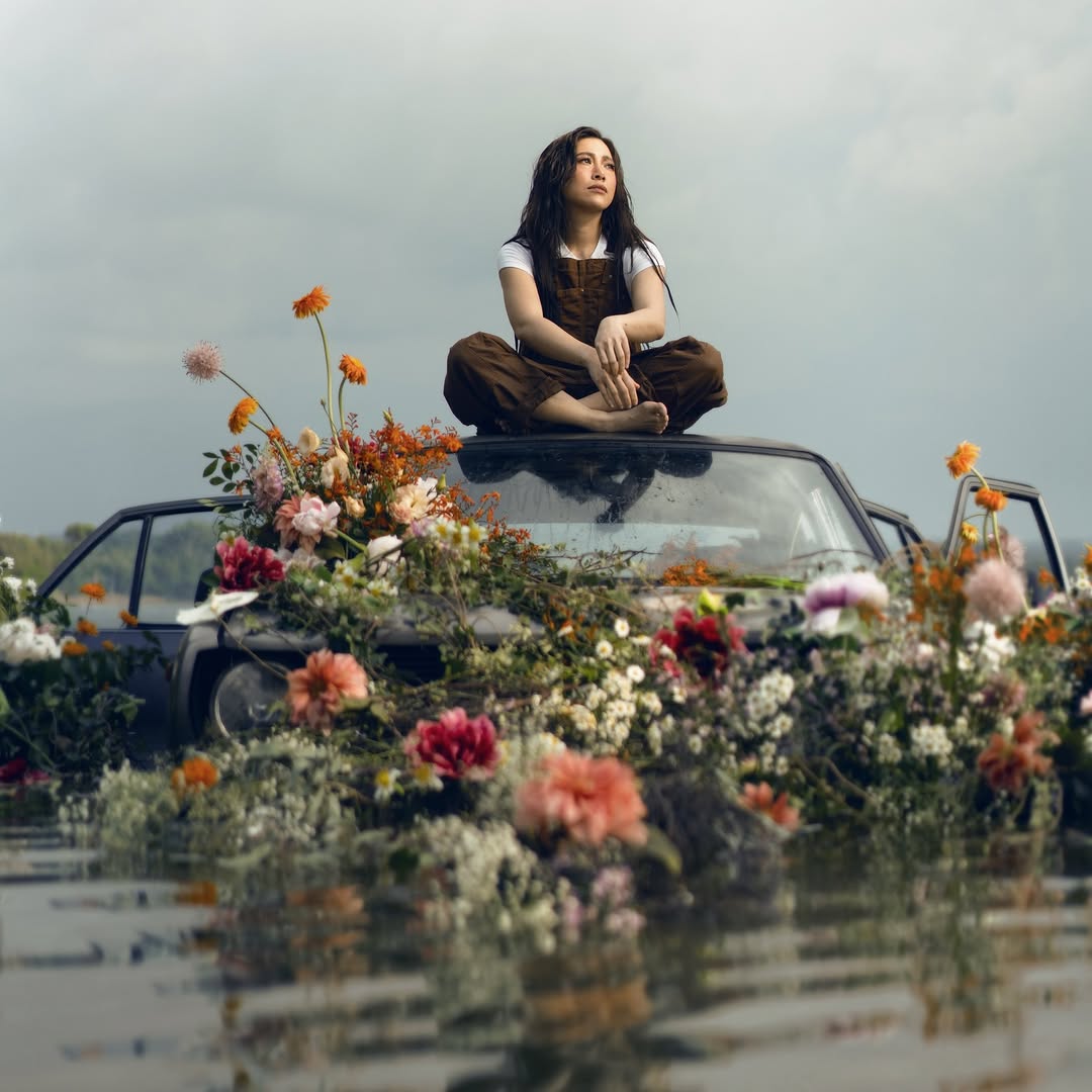"IM OKAY" MY NEW ALBUM COMES OUT NOVEMBER 22NDDDDD!!!! 🥹 It's so surreal to be saying this now after 2.5yrs finishing it 😭 There were a lot of plans that changed throughout this whole season, but we had lessons to learn, chapters to close and now, finally, a new season to embrace. 🌱
I only have one request as you listen: that you make it your own. Mold it to however way it fits your story. This isn't my story anymore.
"I'm Okay" the album
out November 22.
Pre-save the album. Link on my bio 🔗