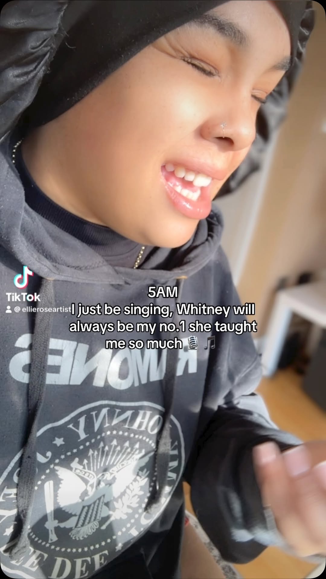 I love you Whitney #fyp #whitneyhuston #singing #london #ukartist #soulsinger #singersongwriter #singer β€οΈποΈ