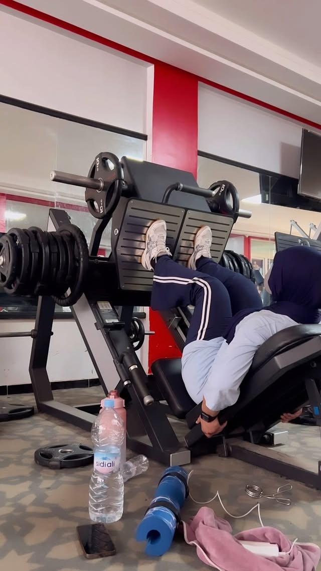 الرياضة في الشتاء، مُتعة لا يعرفها إلا الرياضيين 🏋️♀️💪❤
اجسام الصيف تصنع في فصل الشتاء 😍🤞🏻🔥❤❤💪🏻
#fitness #gym #motivation #fit #morocco #workout #love #bodybuilding #instagood #fashion #lifestyle #fitnessmodel #training #fitnessmotivation #travel #photooftheday #summer #marrakech #style #maroc #healthy #selfie #muscle #model #casablanca #follow #sport #photography #happy #health