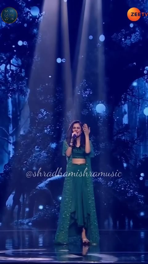 Bande toh Kya, iss husn pe, Farishtey bhi Fanna hai🎶
.
.
.
An Honor to Stand, Perform and Share a Stage with the @jigarsaraiya Sir. Thank you so much for this.🦋 🙏🏻
.
.
.
Disclaimer: "This video features materials
protected by the Fair Use guidelines of Section 107
of the Copyright Act. This edit is purely for
104
educational purposes and the content is
exclusively owned by @zeetv. All rights reserved to
the copyright owners.
.
.
.
.
#stree2 #saregamapa #shradhamishralive #shradhamishra #shraddhamishra #madhubantibagchi #aajkiraat #sachetparampara #gururandhawa #shradhakapoor #rajkumarrao #varundhawan #akshaykumar #tammanabhatia #sachinjigar #zeetv #zee5 #shradhamishramusic