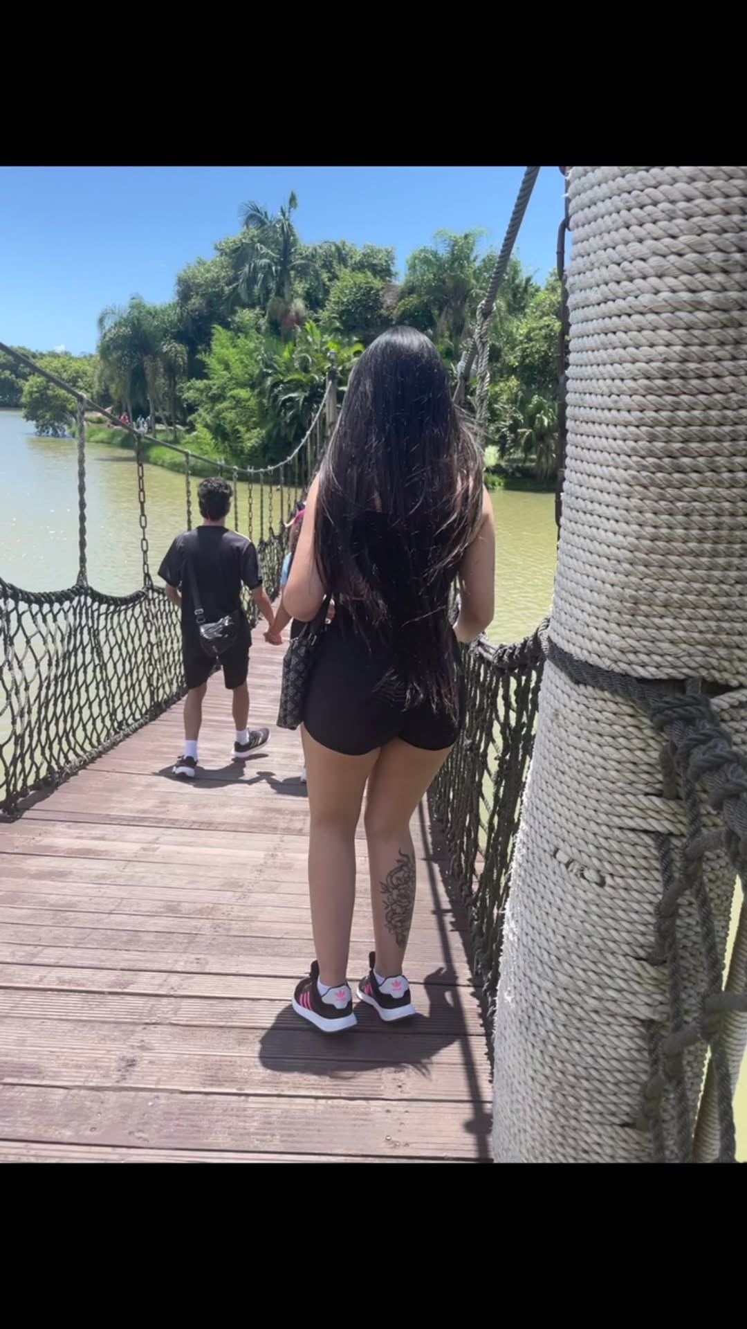 A beleza da morena é o reflexo de sua força interior.❤️