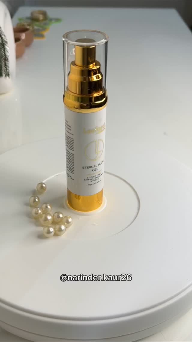 Apply 1-2 dots of Eternal Glow Illuminator directly onto the desired areas where you want to add a touch of dewy glow.
❤️Use your fingertips or a makeup brush to blend the illuminator seamlessly into
the skin.
📌Flawless Makeup Base: Create a smooth, glowing base for your makeup.
📌Instant Radiance: Get an instant glow with a pearly, skincare-rich formula.
📌Glow that Lasts: Enjoy lasting radiance and timeless charm for all skin types.
📌Perfectly Balanced Skin: Smooth out blemishes for a fresh, even complexion.
📌Natural Beauty: Nourish your skin with lavender and butters for a radiant look.
#ugc #ugccreator #ugccontent #contentcreator #brightness #leeford #shine #shinebright #shining #glow #glowup #trending #trend #trendingreels #glowingskin #glowing #glowingskincare #glowingmakeup #glowingface