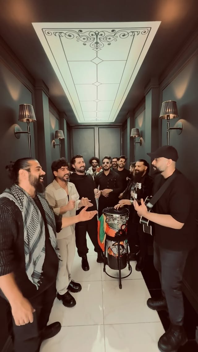 حال دلتون خوش😍💚
@ariomanouchehri
@saeidhosseiniofficial
@arashelyasi_drummer
@saeedzolfaghari_music
@tofighmoqadam
@hosseinjavan_org
@dj_emad_org
@erfan.raeesi
@daniyal_hassanzadeh_
@mehrdadsamany
@amirhoseinfathi.98
@davood_manoochehry
@aliazizi1_
@amirhossen.azizi