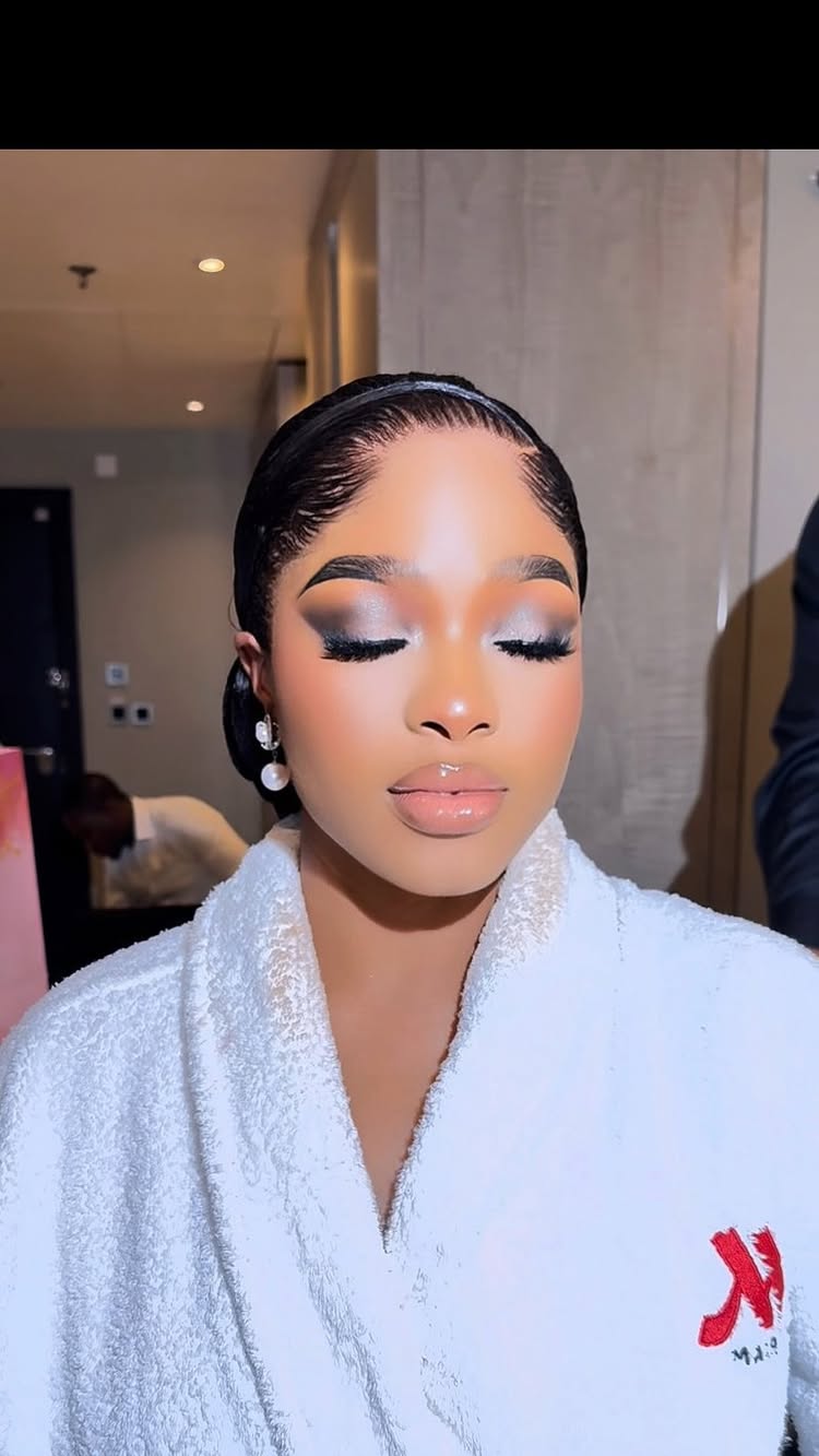 Just like she said! "DREAMY" ๐ฅฐ
Mrs Kinyomi took us to Lagos for the final part of #bb24lovestory ๐ฅ
It was nothing short of Amazing ๐
Oh how we love Intentional Brides ๐๐๐
Congratulations once more beautiful ๐ @bria.kym
Makeup:|| @sanola_studios
Photography:|| @weezy_scott
Hairstylist: @hairartistrybytk
Accessories: @home_of_acessories1
Videography : @demyladefilms
Content creator: @lydia.meggison
#sugarweddings #sanolabride #nuptialsnmore #abuad #ondomua #akuremua #ondowedding #bridal #sanolastudios #bellanaijaweddings #whitewedding #akureweddings #instagramwedding #luxurywedding #explore #nigerianweddinggallery #dreamwedding #trendingreels #fyp #traditionalweddingng #nigerianwedding #fuoye #engagement #ekitiweddings #ekitieventvendors #ekitimua #makeupartistinadoekiti