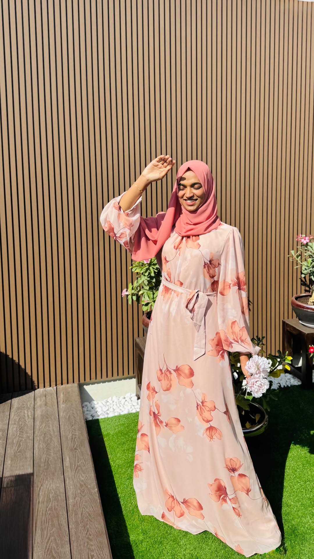 على جبين سعادتي ❤️
New year new beginnings! Hope this new year brings us wonders 🤲🏻 . Do like share and save if you liked it 😚❤️
#عروسة_النور #على_جبين_سعادتي_وأفكاري #arabic #arabicsong #malayalam #kerala #sharjah #abudhabi #dubai #dubai #fypシ #explore #trendingreels
