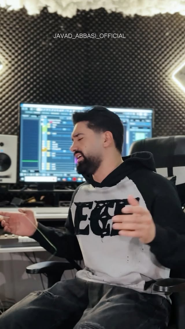 .
من اینور و ته اونور
هردِ رسوای این شهر .. ❤️🩹
______________
@ramezan_ghazvini_music1
@sobhan.parsa_
@mehranshirdel.music
@ali_seven_official_
_____________
#javadabasi #music #musician
#مازندران #جواد_عباسی #موزیک #آهنگ_مازندرانی #مازندرانی #جوادعباسی