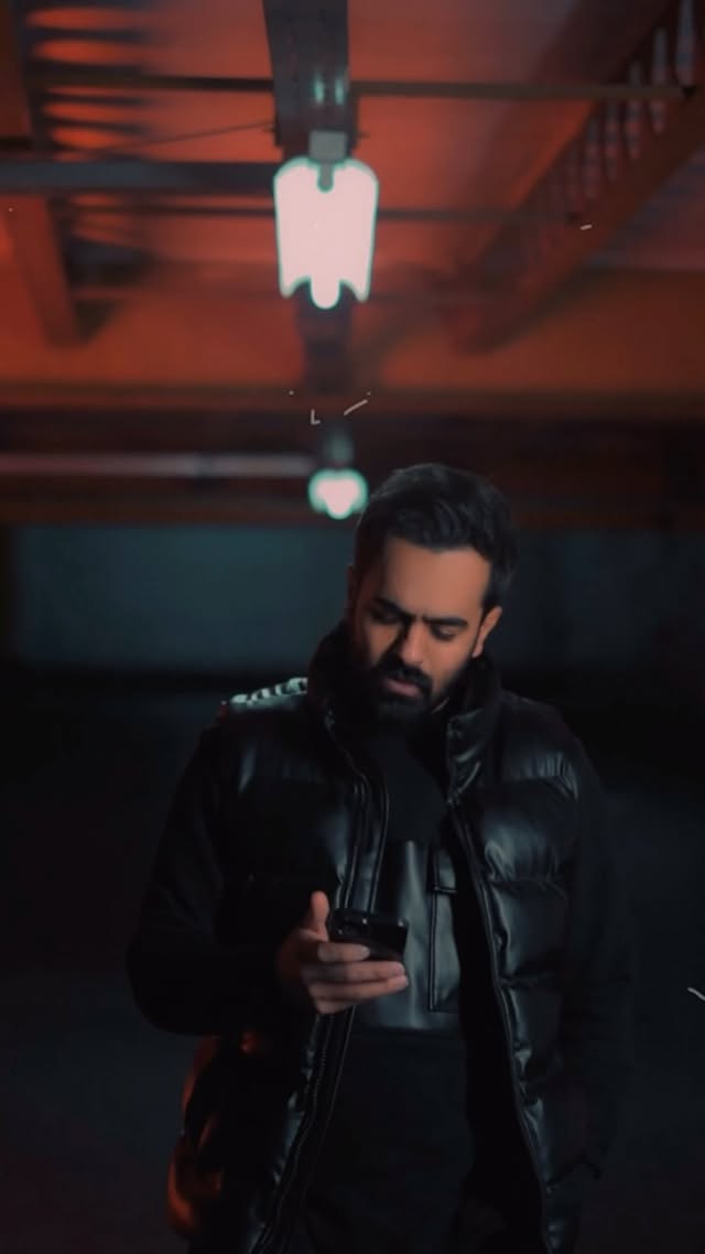❤️
یعنی اون همه عشقی که میگفتی همینقـ..ـدر بود هَمَش
.
.
موزیک دلی” #یه_خاطره “ تقـ..ـدیم نگاهاتون
منتـ..ـظر موزیک جدید باشین ⏳
@abolfazlmousavi.official
@mohsenmousavi.i
@araz_official
@realmoheb
@ali4taheri4
@mehdighaazi
@arzhang.guitar
#ابوالفضل_موسوی #یه_خاطره #موزیک
