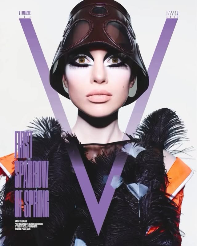 BIRDS OF A FEATHER! 🪶 V are kicking off your ultimate look at the season ahead with a SPRING 2025 COLLECTIONS PORTFOLIO by @richardburbridge and @nicolaformichetti, starring Brazilian supermodel @maria_klaumann in premier looks from @prada, @maisonvalentino, @gucci, @celine, and much more!
With a peek into our bag of modern mischief for the season, our 22-page fashion extravaganza editorial called ‘Spring’s Cabinet of Curiosities’ captured the best of the latest collections. With a silver skull perfect for a “To V or not to V” monologue, to a feathered crewneck tee featuring the hottest musician of the 18th century, Johann Sebastian Bach, V hope our treasure trove awakens—tickles, even—the haute harlequin in you.
See the full story—as featured inside our Spring Preview 2025 issue—at VMagazine.com (link in bio) + order your copy of the issue now at shop.vmagazine.com
—
From V152 Spring Preview 2025 Issue
Model @maria_klaumann (@thelionsmgmt)
Photography @richardburbridge (@artandcommerce)
Fashion @nicolaformichetti
Creative Director / Editor-In-Chief #StephenGan
Makeup @jezzhill (@clmagency)
(NYC) Hair @junyahair (@streetersagency)
(NYC) Set Design @lane.vineyard (@saintlukeartists)
(Paris) Hair @tomohiroohashihair (@maworldgroup)
(Paris) Manicurist @nailsbysylvievacca (@callmyagent.fr)
Production @felixcadieu (@neighborsbrooklyn) / @error.mgmt
DOP @nicolaspereiratheater (@error.mgmt)
Editors @savsob / @lizzydgoodman / @thekevinponce
Fashion Coordinator @viavitale
Digital EQ @dfactory_paris_nyc
(In order of appearance)
Maria wears feathered dress, nylon jacket and hat @prada + Feathered hat and floral gown @maisonvalentino + Fil coupé hat and top @gucci + embroidered Trapeze mini dress and Teen Celine Josephine bag @celine by @hedislimane (All SS25)