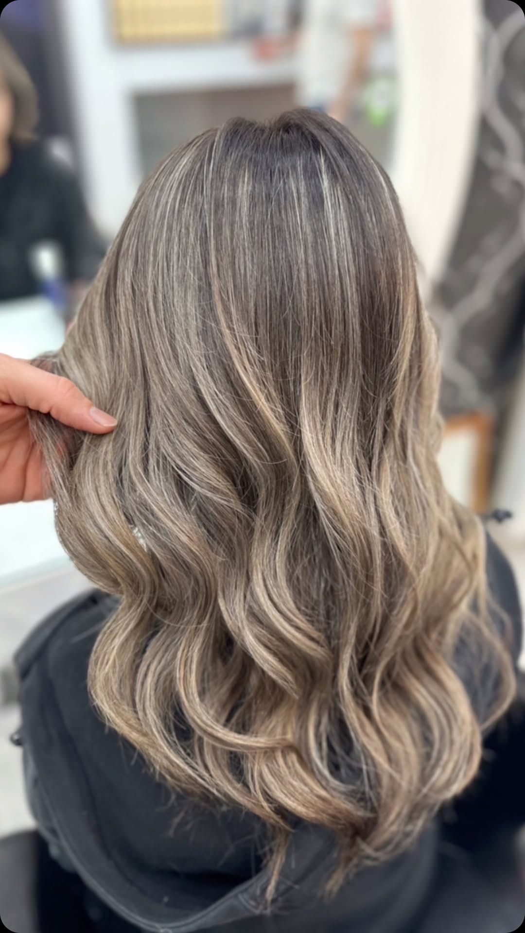 Beige Blond Elegant and Stunning Beautiful…
#hair #balyaj #istanbul #caddebostan #piazza #hilltownavmküçükyalı #ombre