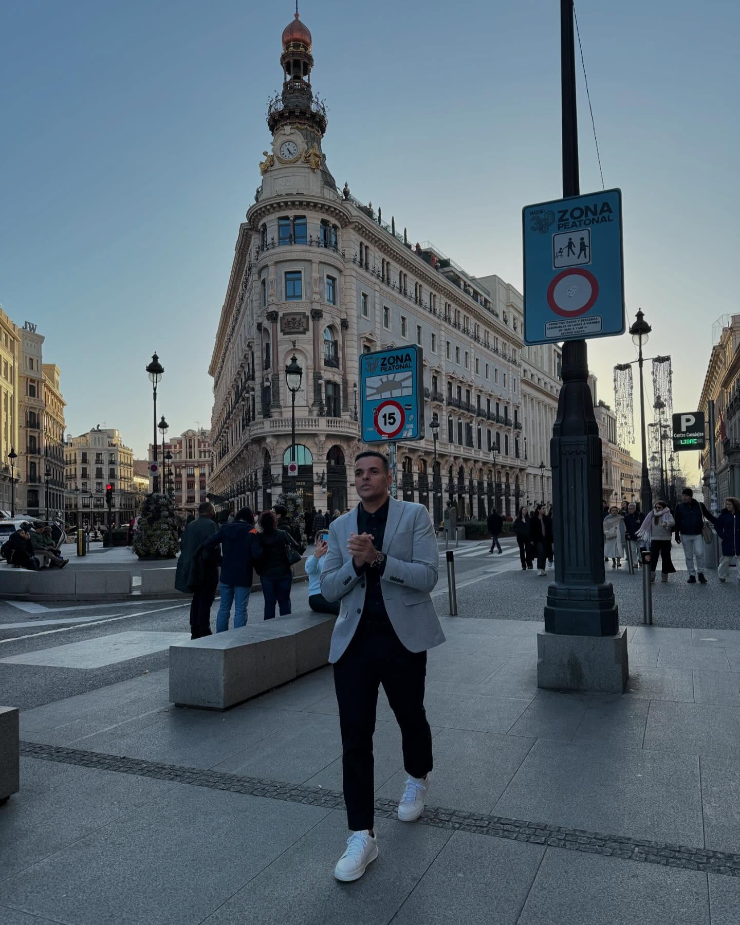 Gratidão ❤️🇪🇸
.
.
.
.
.
#sucesso#gratidao#madrid