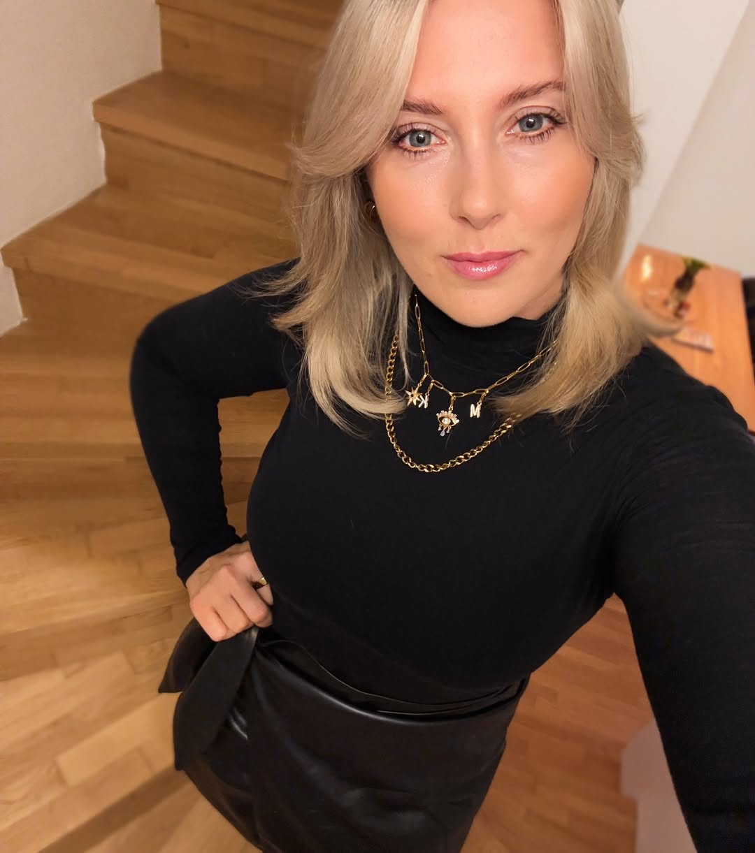 🖤🖤🖤#allblackeverything #blackoutfit
Trägst du gerne All Black ? 🖤🖤🖤
