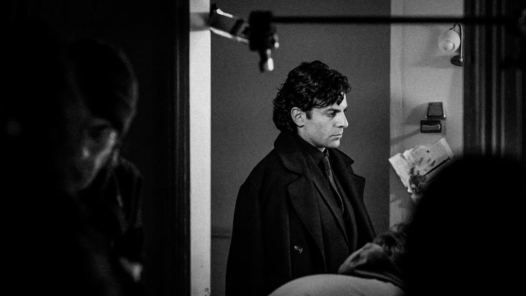 @mattiasonnino on set
Amazing actor!
Mua @idlmakeup e @irenetorchio.beauty
Costume @rob_mcsteven e @emma_caramaschi
Regia @gianluca_director
Assistant @valeriorotavega
#movie #scenephotography #backstage #makingmovies
