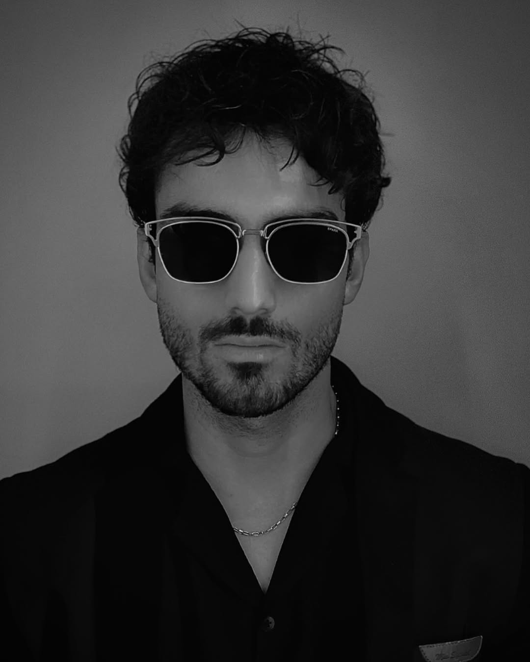 Black and white 🕳️
00:00🔘
.
👽
.
.
.
.
.
.
.
.
.
.
.
#black #white #blackandwhite #blackandwhitefilm #photo #shot