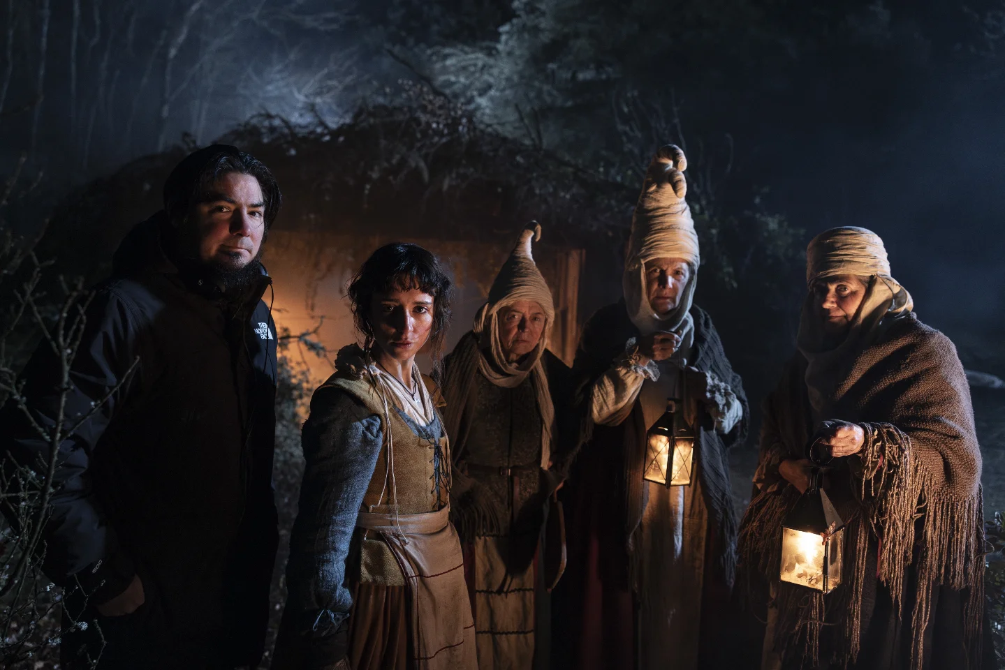 Paul Urkijo (@paulurkijoalijo) nos sumergirá de nuevo en un universo de fantasía y mitología.
Tras las exitosas 'Errementari' e 'Irati', el director inicia el rodaje de #Gaua con Yune Nogueiras (@yunenogueiras), Ane Gabarain (@anegabarain), Elena Irureta e Iñake Irastorza.
🎞️ Próximamente estreno solo en cines.
Una producción de @irusoin.sa, @ikusgarrifilms, @vilaut.films y Gaua AIE. Cuenta con el apoyo de @eitb, @primevideoes, @rtve y @cineicaa.
📷 @davidherranzfoto
***
Paul Urkijok fantasiaz eta mitologiaz betetako unibertsoan murgilduko gaitu berriro.
'Errementari' eta 'Irati' arrakastatsuen ostean, #Gaua filmatzeari ekin dio zuzendariak Yune Nogueiras, Ane Gabarain, Elena Irureta eta Iñake Irastorzarekin.
🎞️ Estreinaldia, laster, zinema-aretoetan bakarrik.
.
@paulurkijoalijo @ikusgarrifilms @irusoin.sa @vilaut.films @basqueaudiovisual @revolutionary_comunicacion @andersagardoy @ander_ba
@anegabarain @yunenogueiras @sitgesfestival