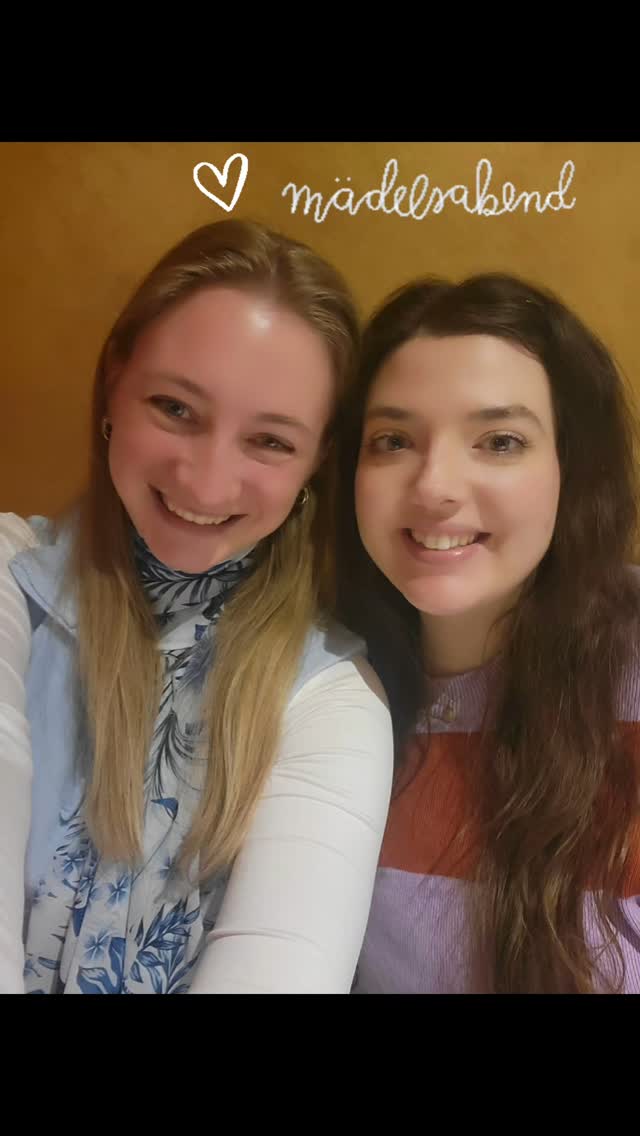 Ich habe heute einen wunderschönen Mädelsabend mit der lieben Alena Neubert verbracht.🤗🧡
Alena ist übrigens eine großartige Musicaldarstellerin und Sängerin und führt ihr eigenes Theater in Reichelsheim.
Es gibt regelmäßig neue Vorstellungen im Fortuna Theater.
Sehr zu empfehlen 😉👍