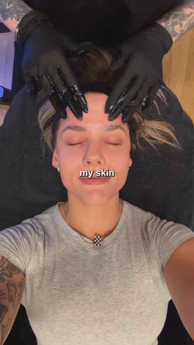 bad day to be a wrinkle 💆🏻♀️🫧
I’m starting 2025 with some wedding skin prep WELL ahead of time and have the best team in Texas to help me do exactly that, BLESS 🥹🫶🏼
I have a even bigger appointment scheduled at the end of March and I CAN’T WAIT ✨
#beauty #hydrafacial #weddingprep
#austinplasticsurgeon #austinplasticsurgeonmedspa #ad #sponsored