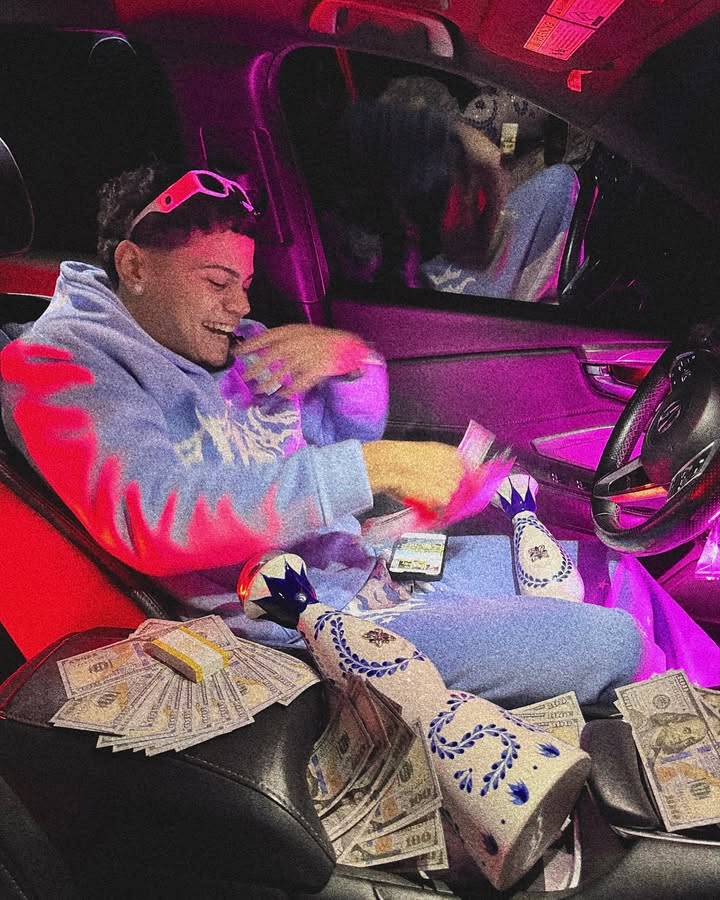 Riéndome un poco de todos estos 🤡 de artistas que hay en las redes 🤭🫣 Deja que suelte #KAMA-SUTRA⏰🍿 para que se arreglen unos cuantos 🧨🪖 Me pasé un poquito de más 🤐 pero no me importa 🤷🏻♂️😂 Soy el mejor después de Dios 🙏🏼 y siempre lo seré, ok ? 🖕🏼✅