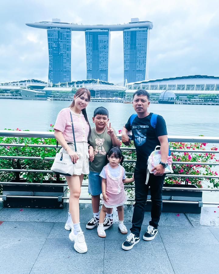 Because they are everything 😍
#familytrip #vacation #singapore #marinabaysands #fotooftheday #familyforever
