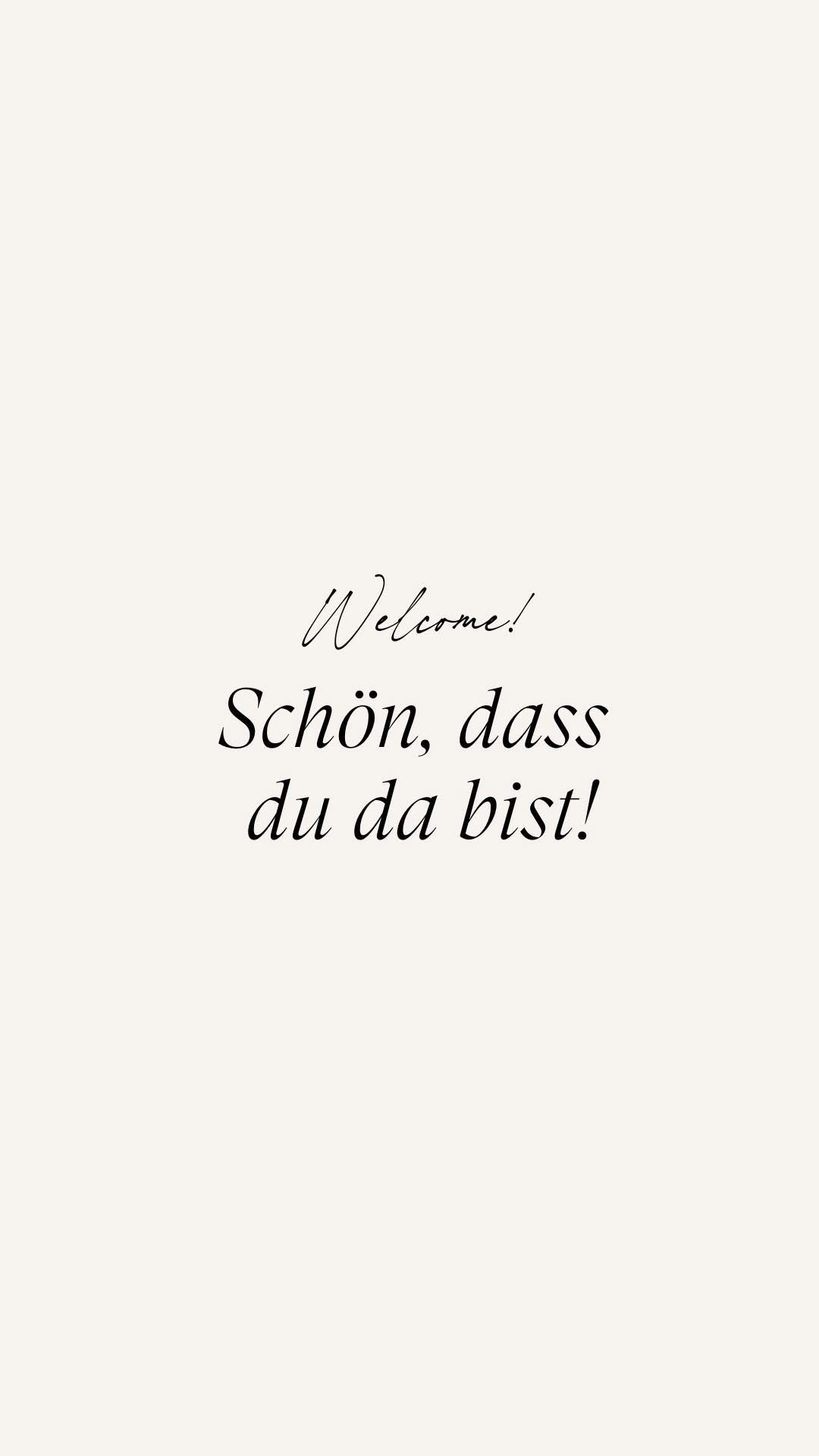 HERZLICH WILLKOMMEN BEI JACKS BEAUTY LINE!
Ich bin @miriam_jacks, Geschäftsführerin und Gründerin bei JACKS beauty line und ich freue mich sehr, dass du deinen Weg hier zu uns gefunden hast. Damit du uns besser kennenlernen kannst, möchte ich mich und meine Brand bei dir vorstellen.
Seit über 18 Jahren bin ich Make-up Artist und habe JACKS beauty line, damals mit meinen handbemalten und veganen Make-up Pinseln im Jahr 2009 gegründet. Vor sieben Jahren war es Schicksal und eine glückliche Fügung, dass @lisaabuchholz als ursprüngliche Unterstützung zu mir stieß. Denn heute ist sie meine Co-Geschäftsführerin.
In der Corona Krise begann ich mit Live Make-up Workshops auf Instagram, was unsere Marke für immer verändert hat. Bald darauf bekamen wir die Möglichkeit hochwertige vegane Make-up Produkte in unser Sortiment mit aufzunehmen. Diese werden von mir und unserem Produktentwicklungsteam kreiert und in einem Labor in Berlin gefertigt.
Gemeinsam mit über 30 wundervollen Frauen, wollen wir eine Brand erschaffen, die nahbar und authentisch ist, die dich an die Hand nimmt und deine natürliche Schönheit unterstreicht, ohne sie zu verstecken. Wir machen Make-up unkompliziert, natürlich und nachhaltig. Unsere veganen Hybrid-Produkte sind einfach in ihrer Anwendung und gut zu deiner Haut.
Dabei ist es uns wichtig, dass du die perfekten Produkte für dich findest. Mit unserer digitalen Produktberatung auf unserem Onlineshop, findest du innerhalb von 2 Minuten deine Auswahl an passenden Beauty Produkten. Weiter unterstützen wir dich dabei, Make-up lieben zu lernen – ob in unseren kostenlosen Beratungen, per Instagram Direktnachricht oder in unseren regelmäßigen Live Workshops, unsere Beauty Expert:innen beraten dich gern.
Ich freue mich sehr, dich auf unsere Reise von JACKS beauty line mitzunehmen und begrüße dich herzlich in unserer JACKS family.
Deine Miri ❤️
#jacksbeautyline #veganmakeup #jacksfamily #whoweare #welcome
Vegan Make-up
Made in Germany
Beauty Tipps
Make-up Hacks
Make-up Tutorials
Beauty Expert
Bestager