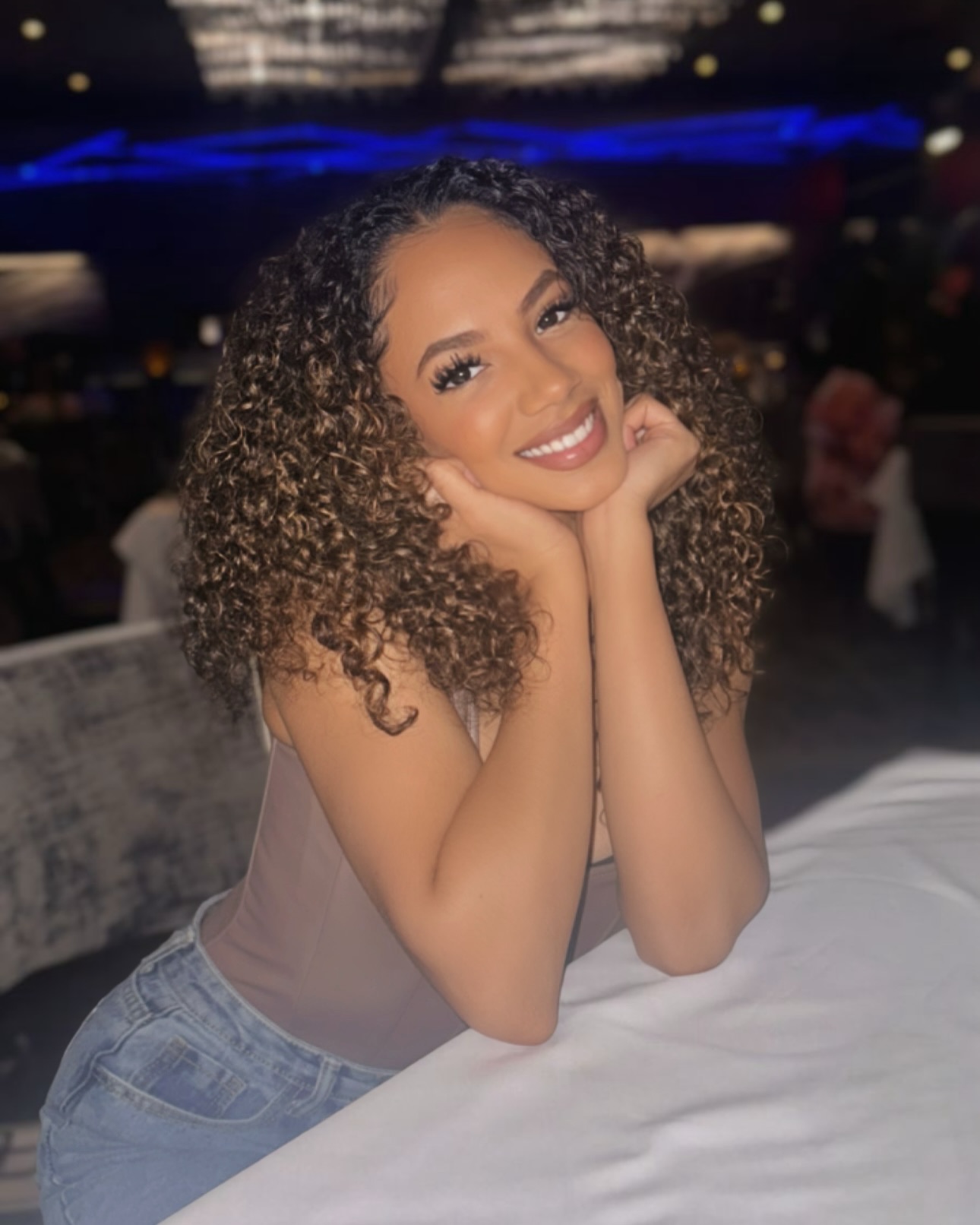 Diosito, proteja a mí y a mis seres queridos de todo mal. Llena de amor y paz a todos nos enemigos 🙏🏽
•
•
•
•
•
•
•
#curls #slimfit #mau #ny #fl #curlyhair #curly #explore #fyp #explorepage