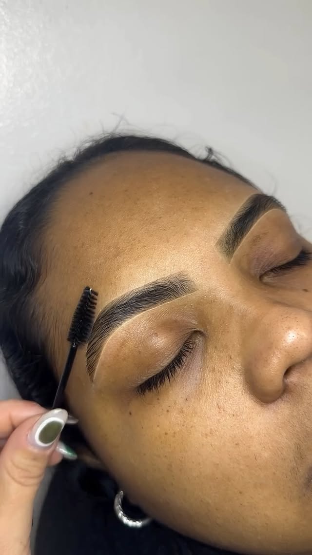 Heyyy pookie!
#nyceyebrows #nycbrows #queensbrows #queenseyebrows #eyebrowtint #browtint