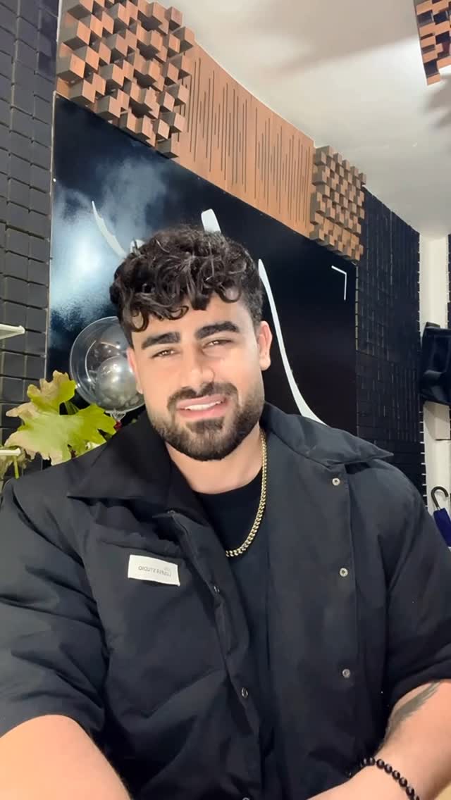 تقدیم به همه شما عزیزان به خصوص شوتی سوارای باغیرت 🤝🏻😍
بفرست برا رفیق شوتی سوارت
اگه این موزیکو دوست داشتی یه کامنت قلب برام بزار ❤️🔥
پیج اصلی من
@saeed_mohamadi_music
#شوتی #لری #بوشهر #جنوب #singer #elx