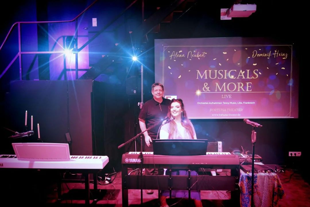 Wir sind so dankbar, im Rahmen des Konzertes 'Musicals & More' im @fortunatheater auf der Bühne zu stehen und euch zu verzaubern!✨️
Es ist für uns & euch ein ganz besonderes Konzert voller Emotionen und großartiger Musik! ⚘️
Danke für eure Begeisterung, eure Liebe zur Show, eure Geschenke und lieben Worte!🙏🏻❤️
Auf viele weitere Vorstellungen! 🥂
#musicalsandmore #fortunatheater