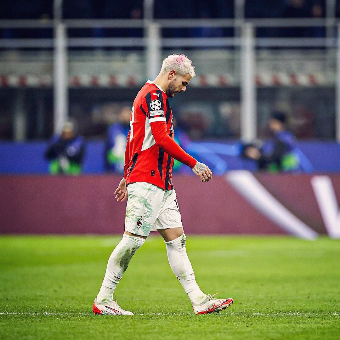 Il calcio è imprevedibile: ci offre grandi gioie, ma anche momenti dolorosi. Oggi provo un’immensa frustrazione. Chiedo scusa ai miei compagni per averli lasciati in 10 e mi scuso con i tifosi che ci sostengono sempre. Ma questo club è una famiglia e insieme ci riprenderemo. Rialziamoci tutti insieme. Io per primo💪🏼
Forza Milan ♥️🖤