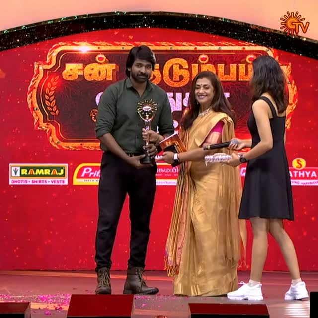 Enna reaction adhu Karthik 😂😂
#SunTV #SKV2025 #SunKudumbamViruthugal2025 #SunDigital